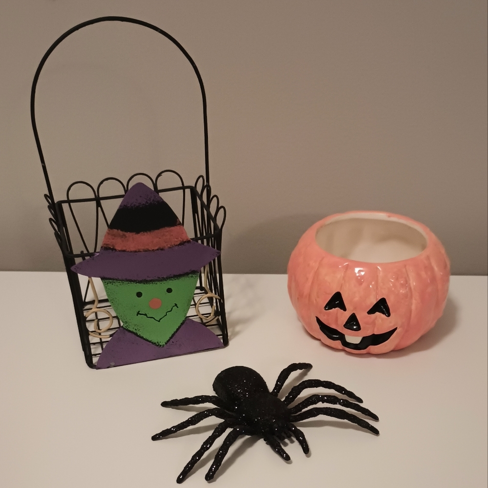 Halloween decorations 3 items